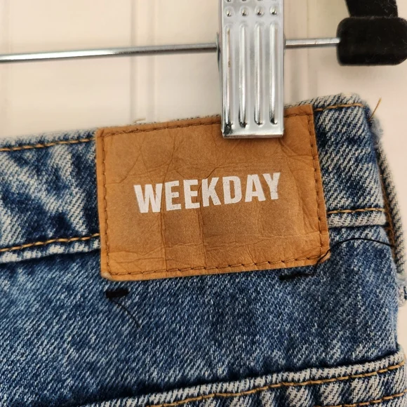 WEEKDAY Medium Blue Wash Denim Classic Essential Jean Skirt 40/8 - Picture 4 of 6